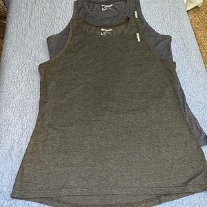 2 pk Reebok tanks